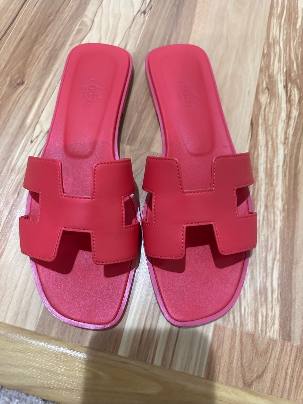 Hermes Rose Vinicunca Oran Slide Sandals